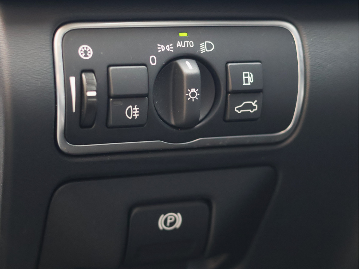 Volvo XC60 2.0 T5 FWD Polar+ Automaat