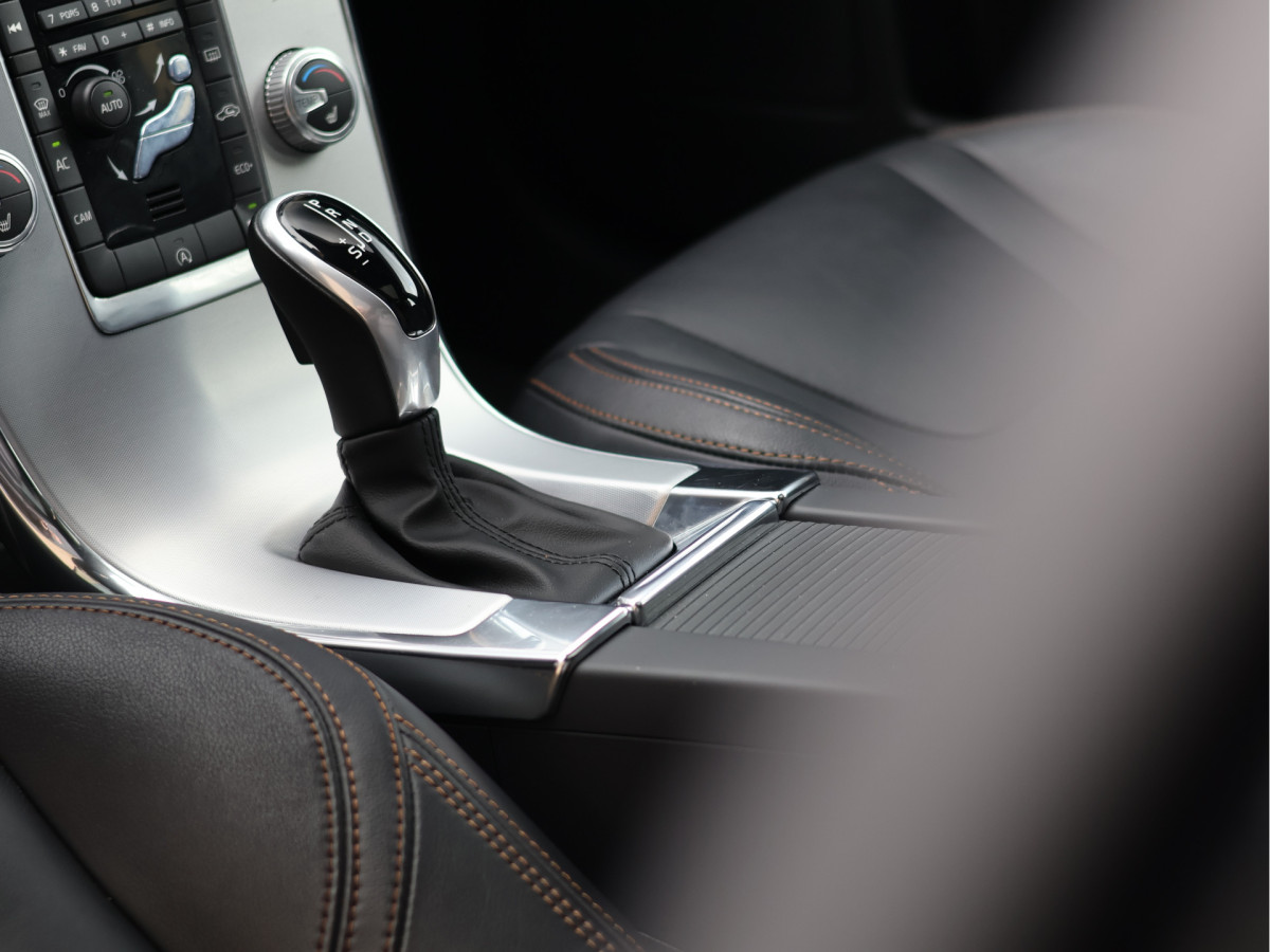 Volvo XC60 2.0 T5 FWD Polar+ Automaat