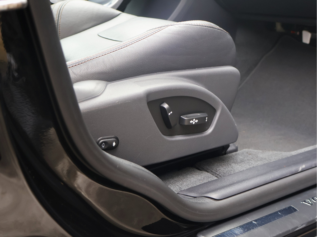 Volvo XC60 2.0 T5 FWD Polar+ Automaat