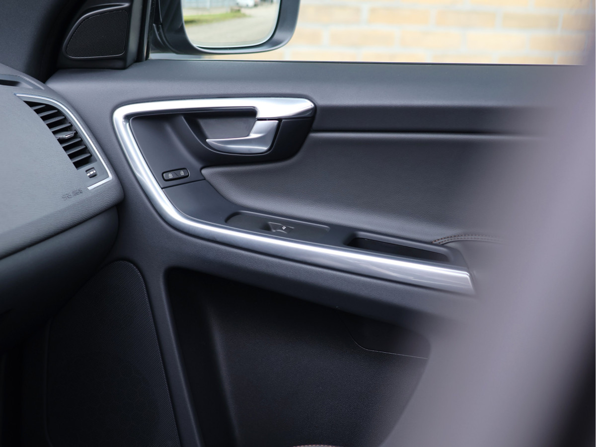 Volvo XC60 2.0 T5 FWD Polar+ Automaat