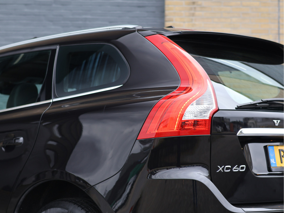 Volvo XC60 2.0 T5 FWD Polar+ Automaat