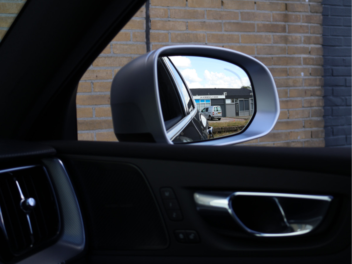 Volvo XC60 2.0 T6 AWD R-Design