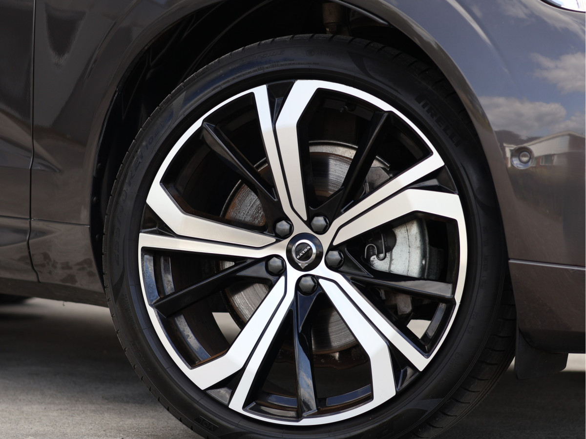Volvo XC60 2.0 T8 PHEV AWD Ultimate Dark