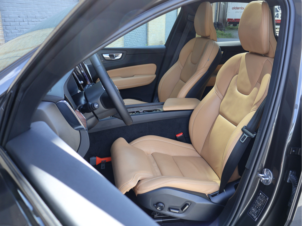 Volvo XC60 2.0 T8 PHEV AWD Ultimate Dark