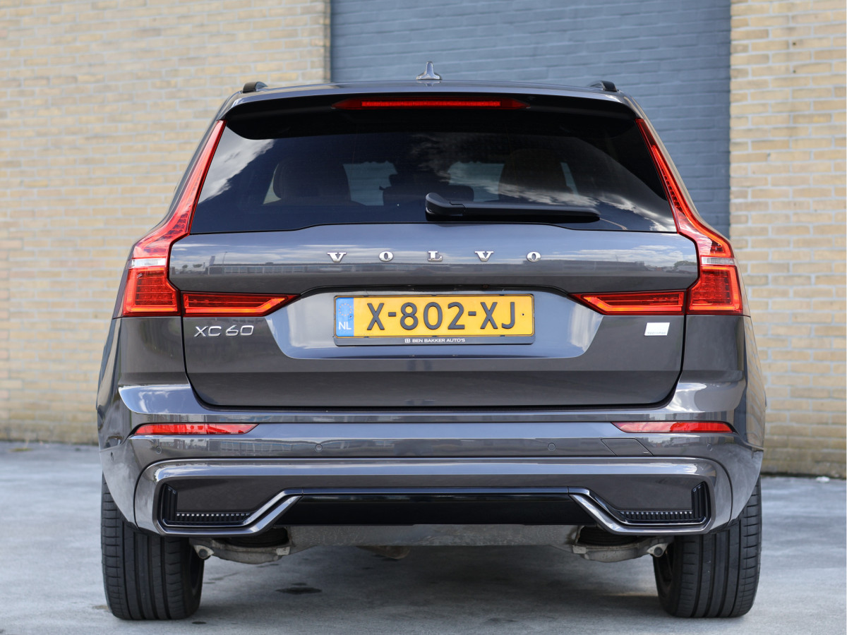 Volvo XC60 2.0 T8 PHEV AWD Ultimate Dark