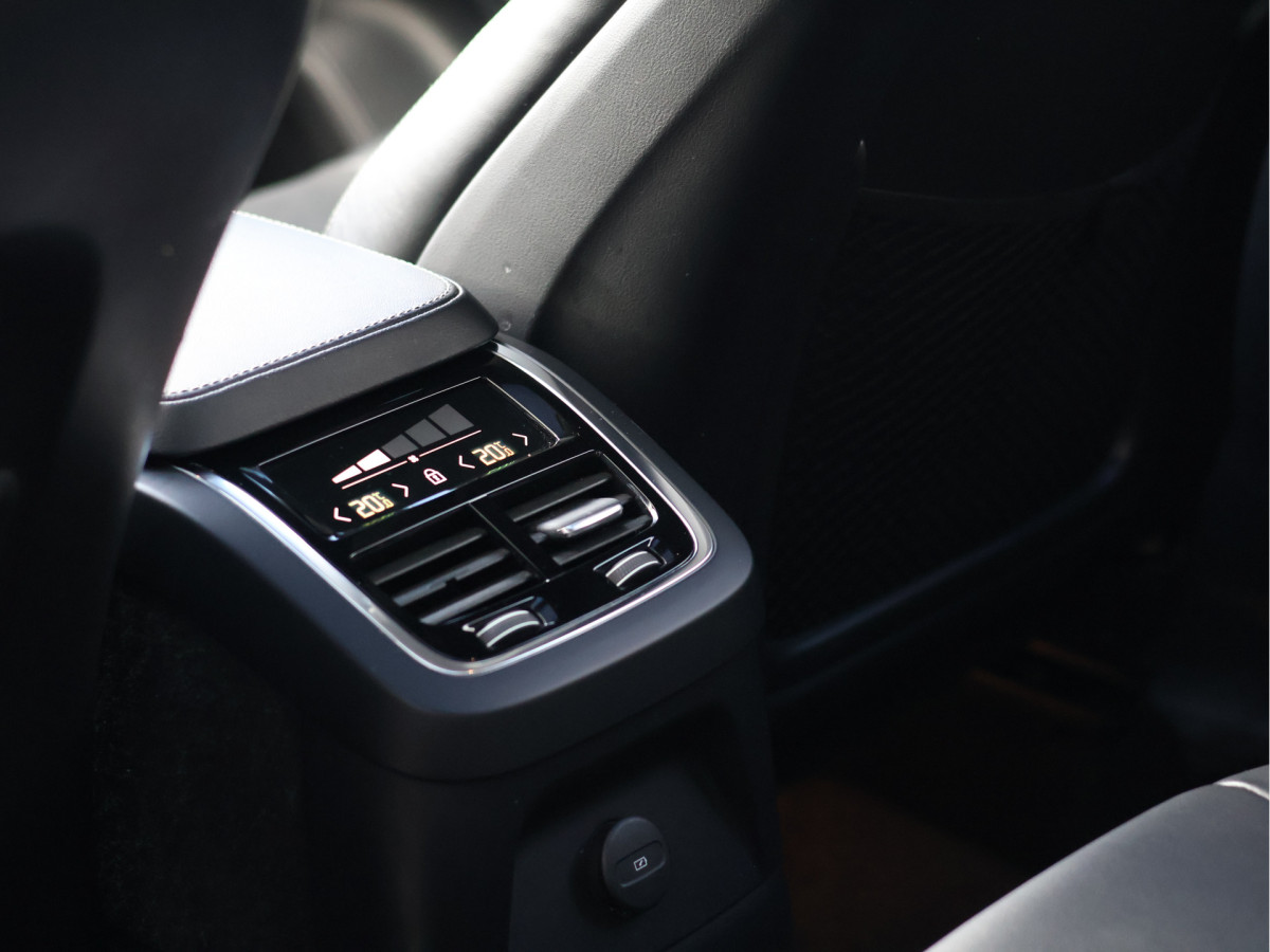 Volvo XC90 2.0 T8 Recharge AWD R-Design